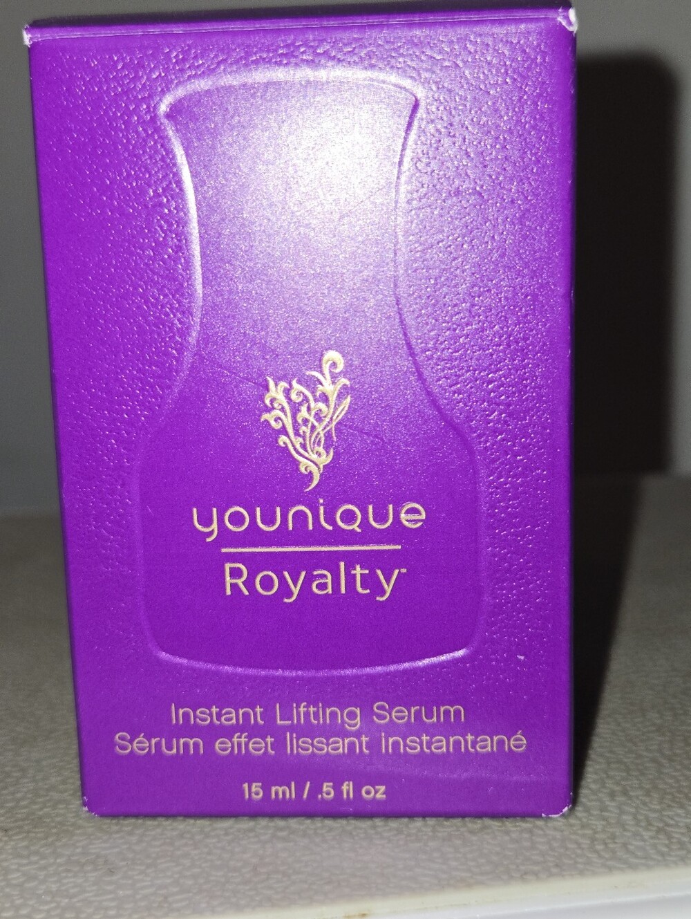 Younique Royalty Instant Lifting Serum